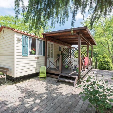 Camping Village Il Poggetto Troghi المظهر الخارجي الصورة