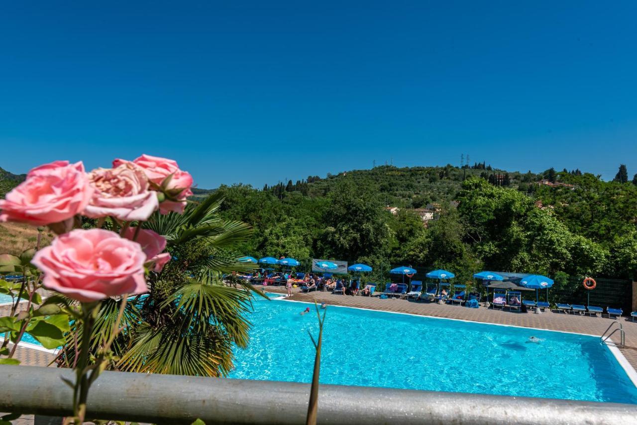 Camping Village Il Poggetto Troghi المظهر الخارجي الصورة