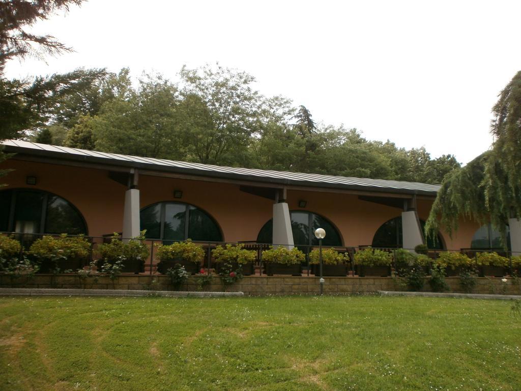 Camping Village Il Poggetto Troghi المظهر الخارجي الصورة