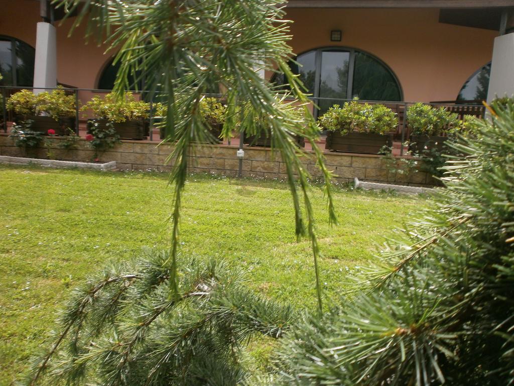 Camping Village Il Poggetto Troghi المظهر الخارجي الصورة