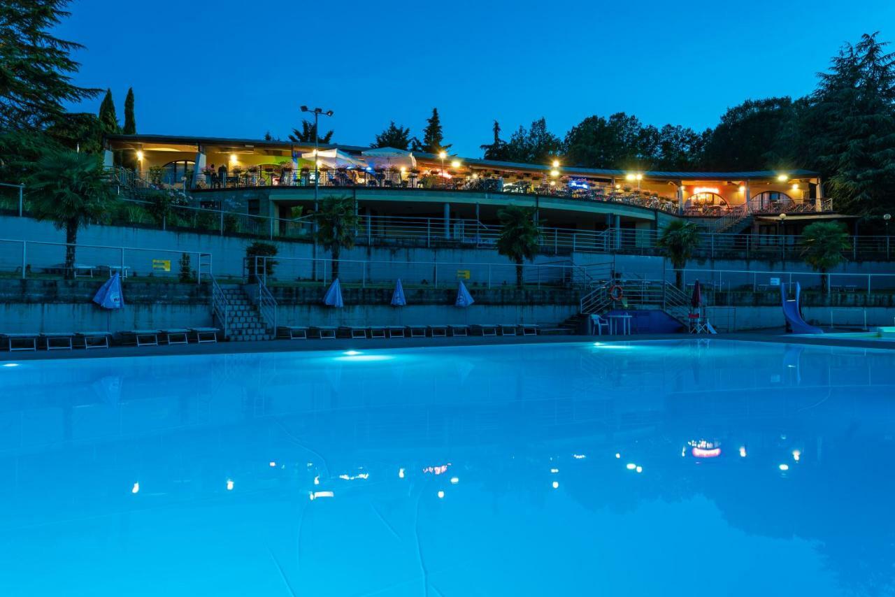 Camping Village Il Poggetto Troghi المظهر الخارجي الصورة