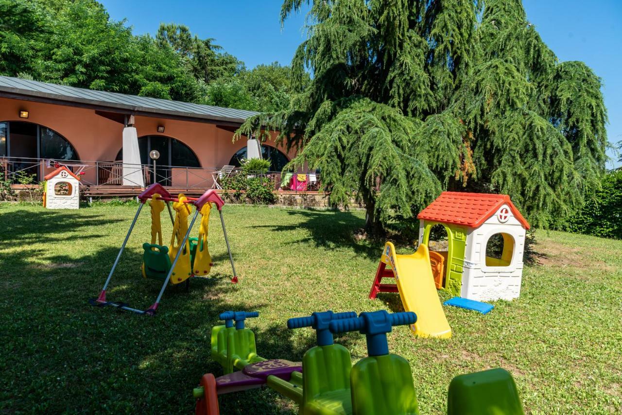 Camping Village Il Poggetto Troghi المظهر الخارجي الصورة